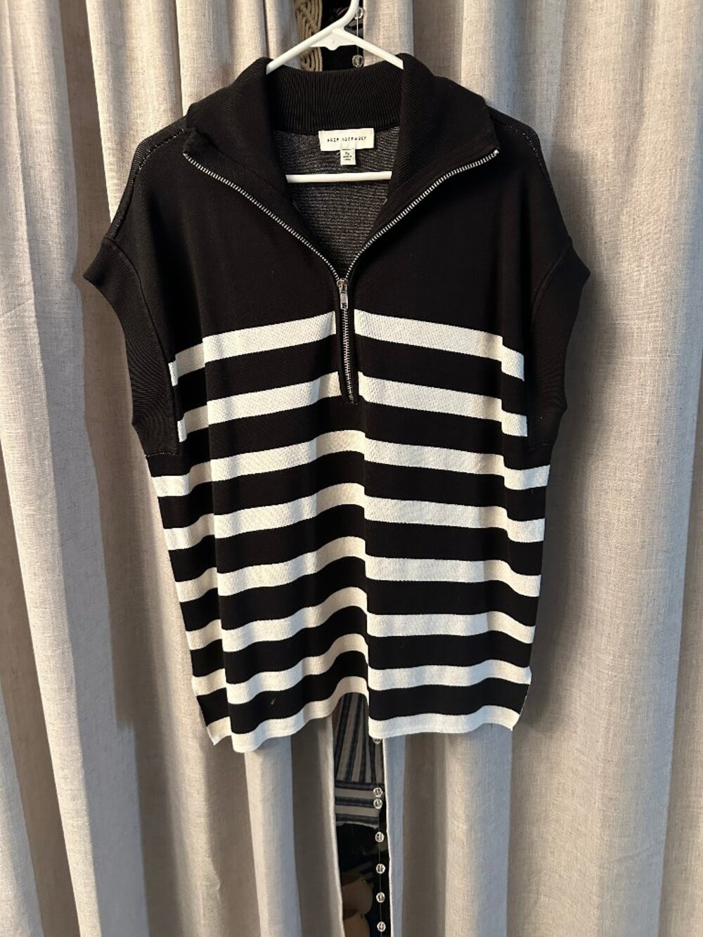 Trendy Free Assembly Black and White Block Stripe Top with front zipper